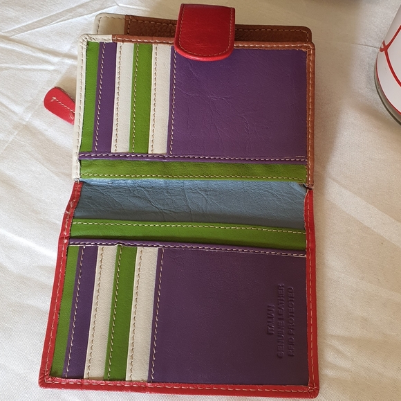 Gavino Italian Leather Wallet - Picture 5 of 16